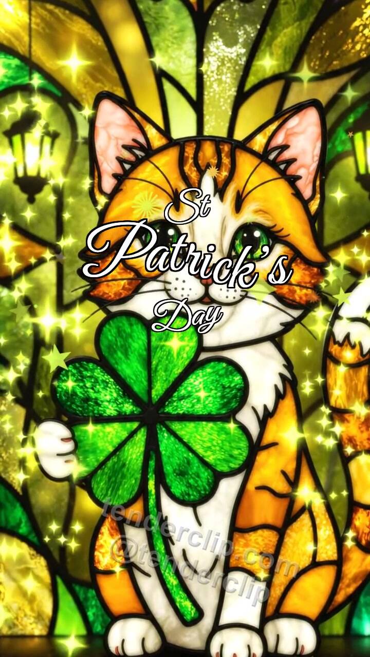Animated greeting card about St Patrick’s Day: Kitten With Lucky Clover